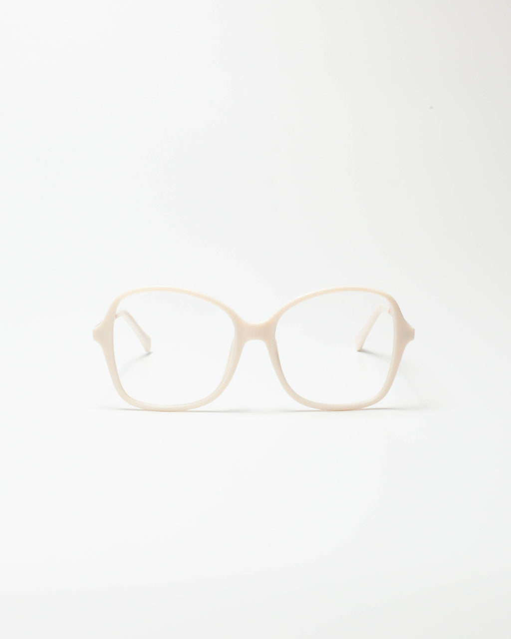 THUSIA · PEARL WHITE