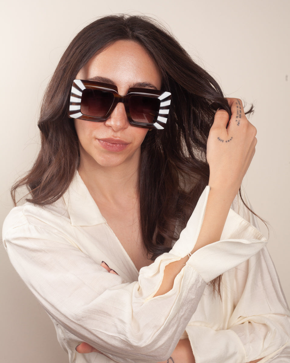 ELEOS · CAREY WHITE GRADIENT