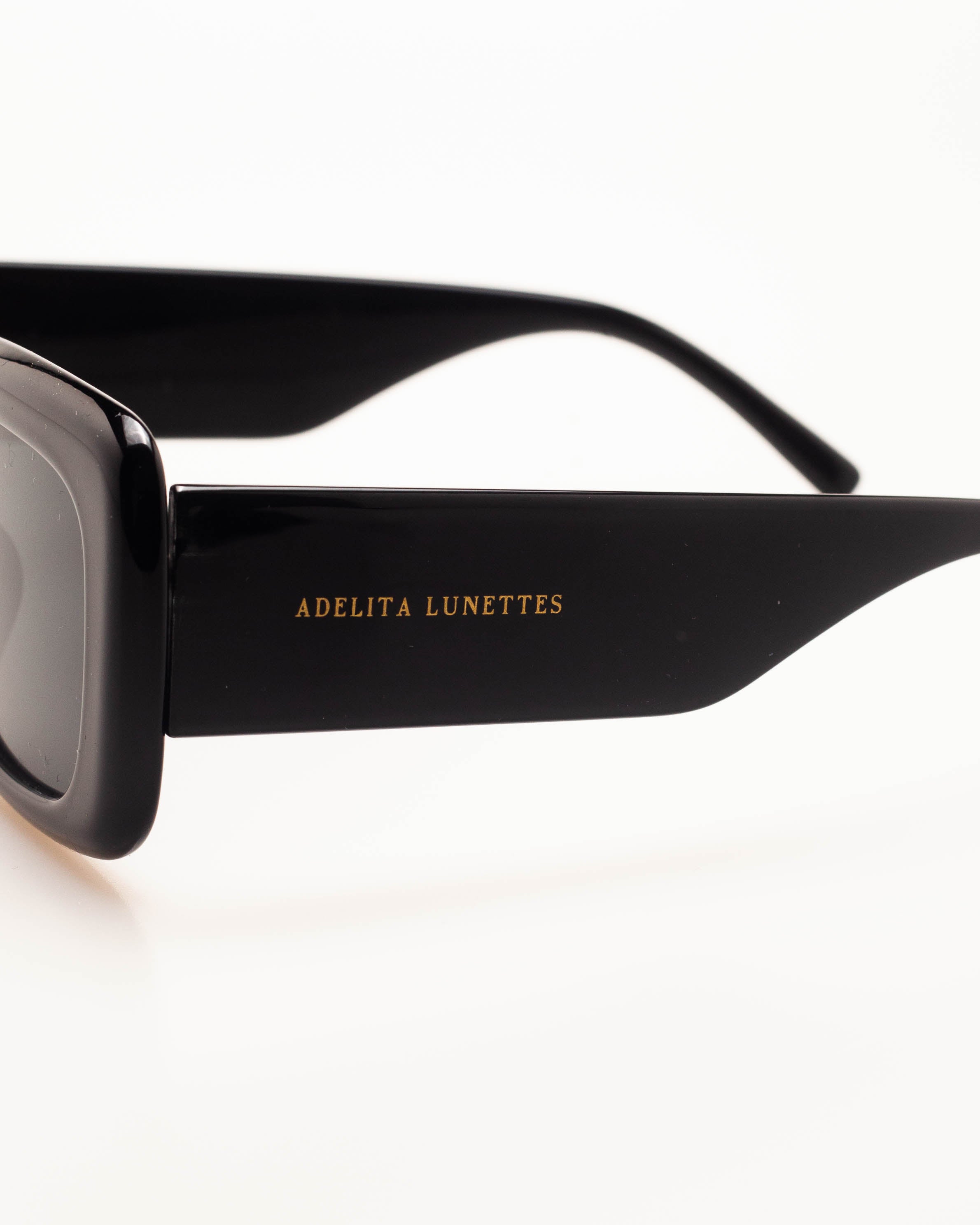 VESTIGIAL · CARBON BLACK