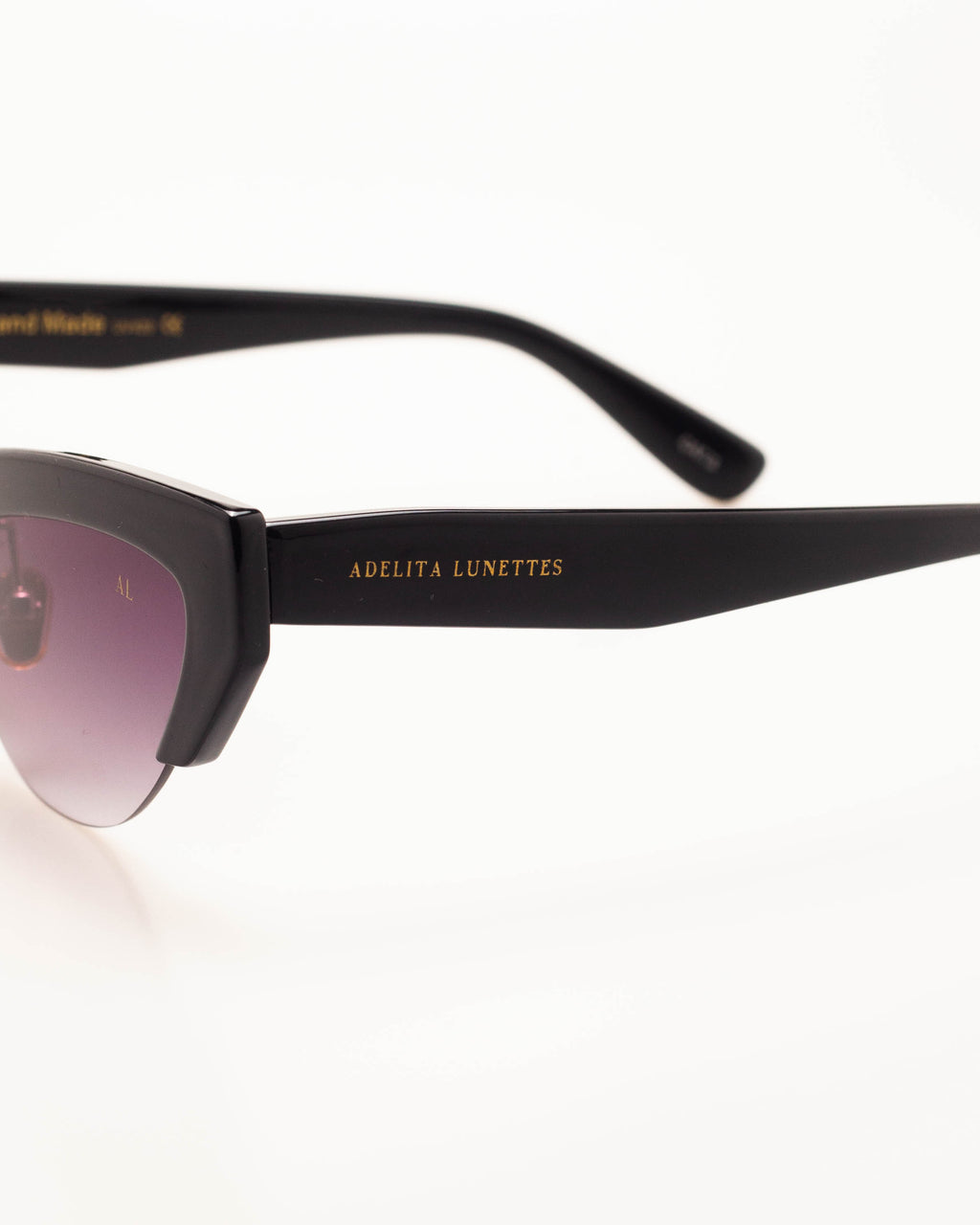 HELICONIA · CARBON BLACK